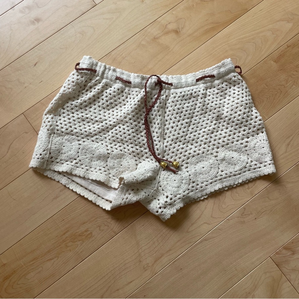 JCL lined macrame shorts